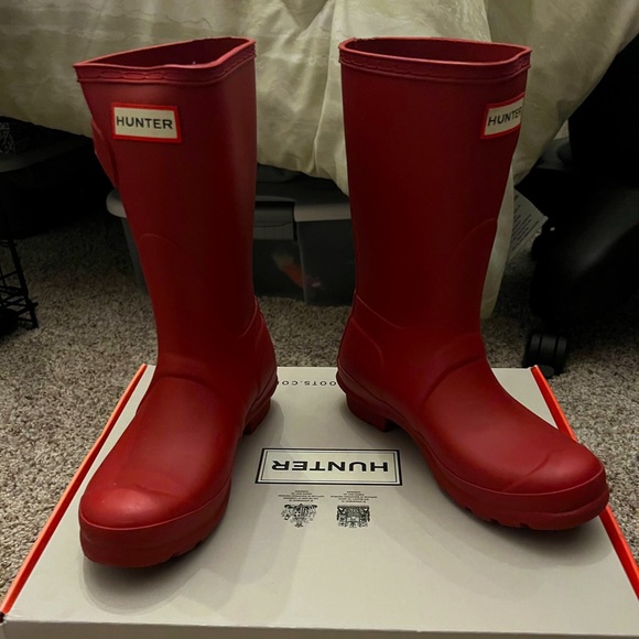 women’s short hunter boots. - Picture 1 of 3